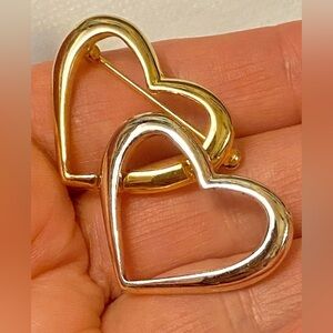 Gold tone gorgeous Hearts 💕 brooch. Has signature on it